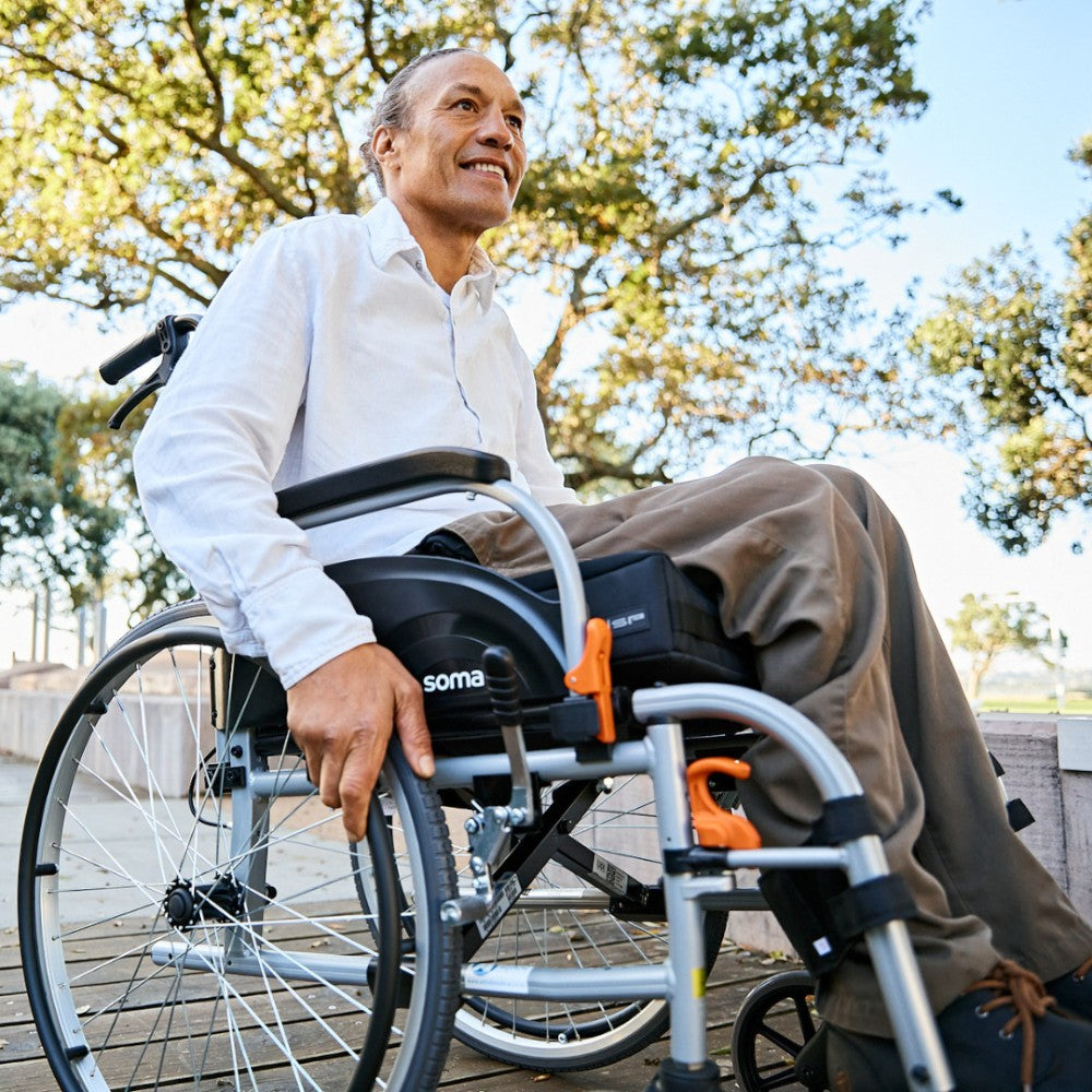 Karma Agile Self-Propelling Wheelchair